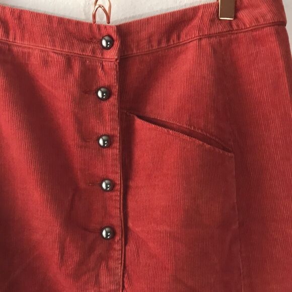 Corduroy rust colored skirt‎ - Picture 2 of 4